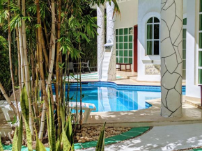 Castillo Playacar Fase 1 9br 3Kitchen Pool walk to Beach 5th Ave 25max